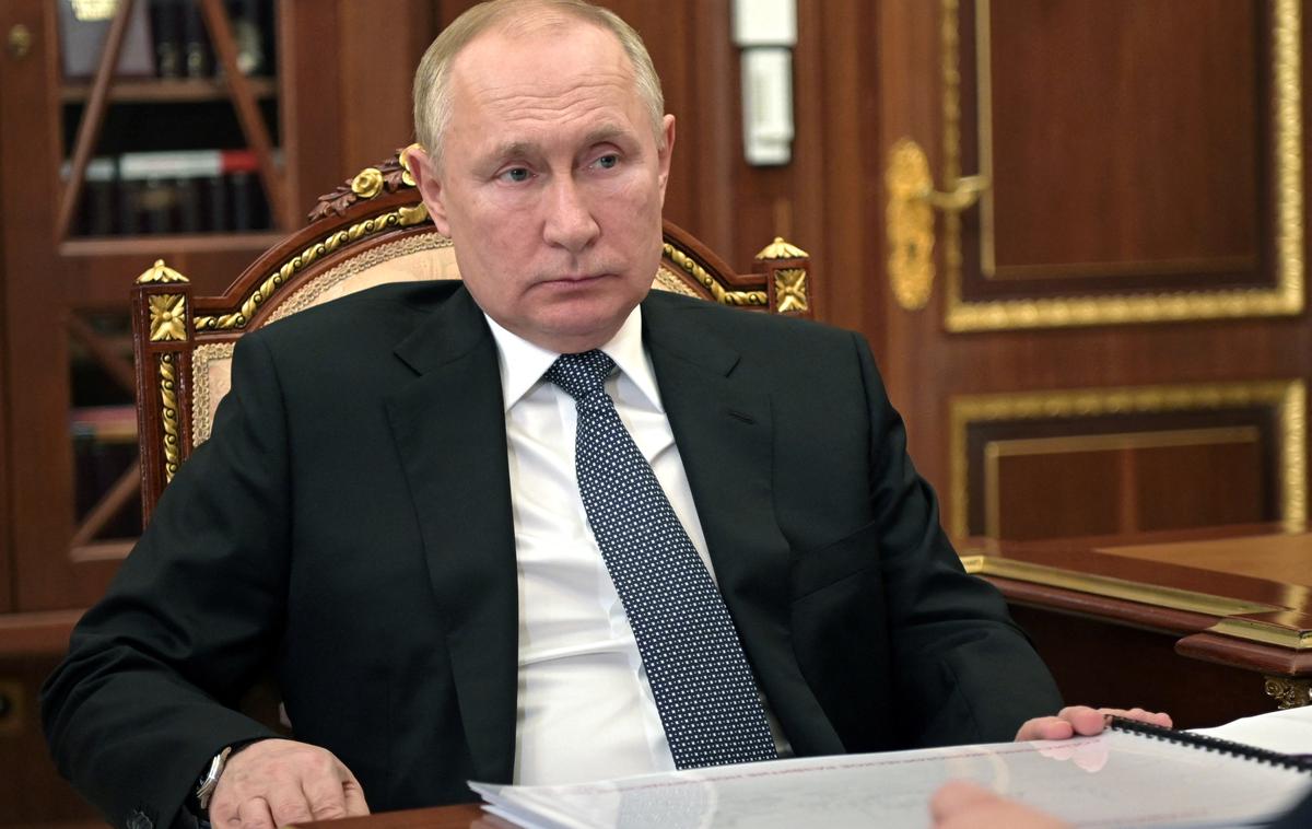 putin | Ruski predsednik Vladimir Putin naj bi obveščevalne službe obtožil, da so krive za neuspešno rušenje ukrajinske vlade. | Foto Reuters