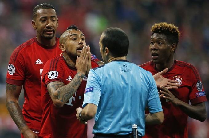 Cuneyt Cakir je leta 2016 paral živce nogometašem Bayernu na tekmi z Atleticom. | Foto: Reuters