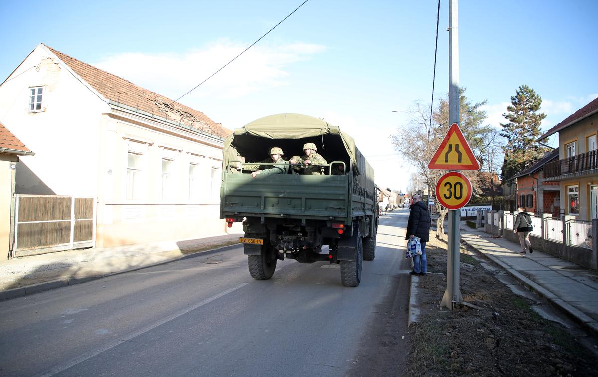 Posledice potresa v Petrinji | Foto Hina/STA