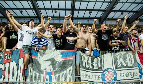 Pretep navijačev v središču Zagreba, nato šok za strelca Mlakarja in Hajduk