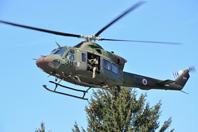 helikopter | Predsednik vlade Robert Golob je v začetku junija napovedal, da bo Slovenija zgradila floto in infrastrukturo za helikoptersko nujno medicinsko pomoč, najprej pa bodo kupili dva namenska helikopterja za reševanje življenj. | Foto STA