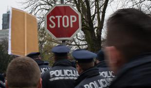 Šarec o stavki policistov: Ni razlogov za paniko #video