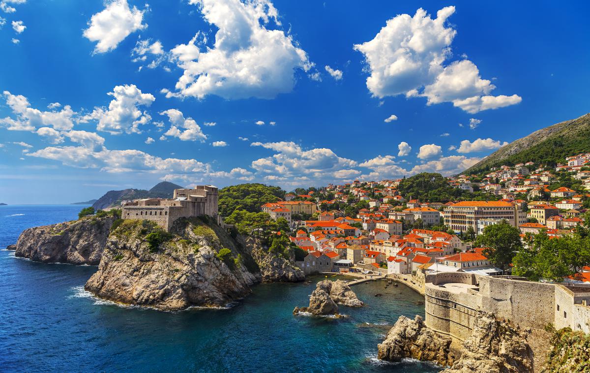 Dubrovnik | Če ne bi bilo nobenih omejitev, bi tretjina Slovencev letošnji poletni dopust preživela na Hrvaškem. | Foto Getty Images