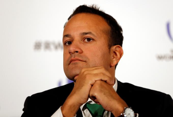 Leo Varadkar je med letoma 2017 in 2020 vodil irsko vlado. Bil je prvi irski premier indijskega rodu in prvi irski premier, ki je bil odkrito istospolno usmerjen. Po osnovnem poklicu je zdravnik, tako kot njegov indijski oče. | Foto: Reuters