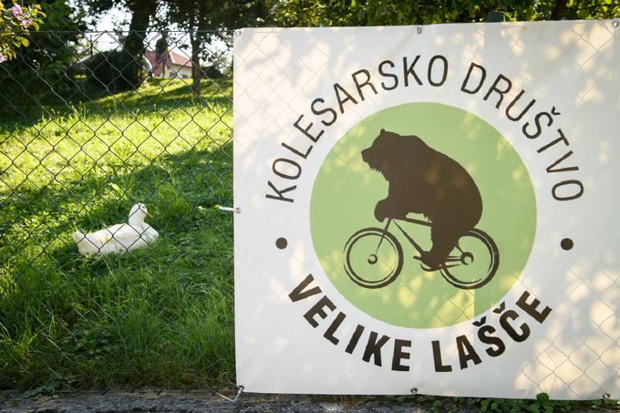 Stanje je skrb vzbujajoče in zahteva hitro ukrepanje, da ne bo prišlo tudi do človeških žrtev, je bilo slišati v nagovorih na shodu.  | Foto: STA ,