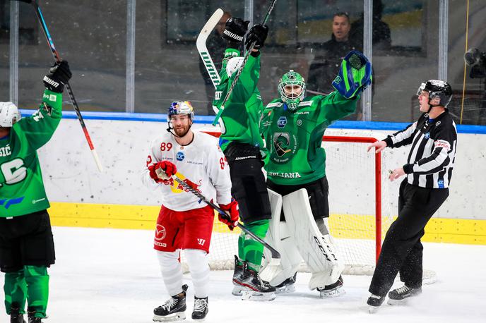 HK Olimpija Red Bull Salzburg | Hokejisti Olimpije so premagali tudi Salzburg in se z novo zmago zavihteli na vrh lestvice lige ICEHL. | Foto Matic Klanšek Velej/Gepa/Guliverimage