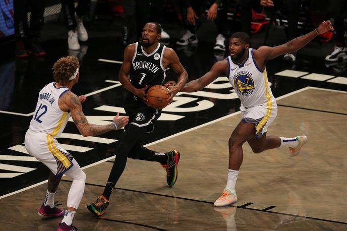 Kevin Durant | Kevin Durant je po dolgih 18 mesecih odsotnosti zaradi poškodbe ahilove tetive spet pripravljen za vse napore, ki jih prinaša liga NBA. Na tekmi proti svoji nekdanji ekipi Golden State Warriors je igralec Brooklyna dosegel 22 točk, pet skokov in tri asistence.  | Foto Reuters