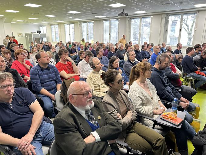 Simpozija se je udeležilo skoraj 200 slovenskih čebelarjev. | Foto: Združenje profesionalnih čebelarjev