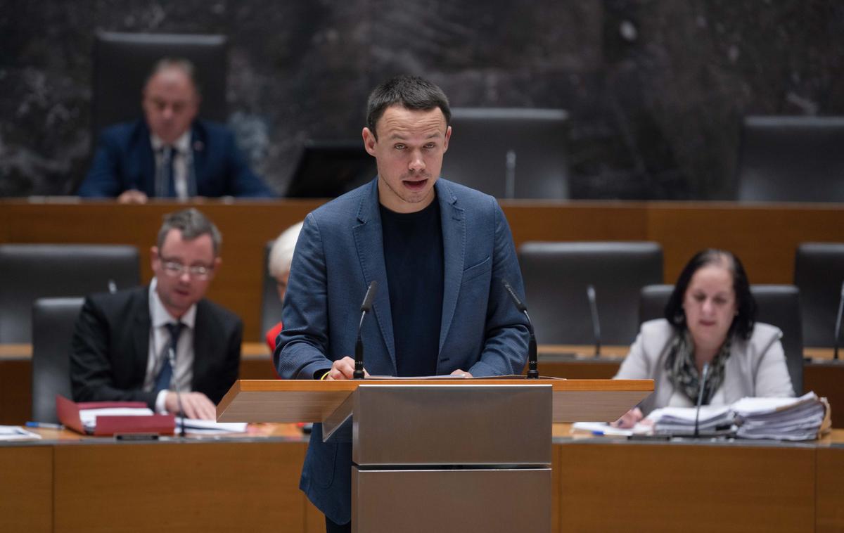 Hoivik | Več podrobnosti bo v izjavi za medije danes ob vložitvi podpisov za začetek postopka za zakonodajni referendum pojasnil poslanec SDS Andrej Hoivik.  | Foto STA