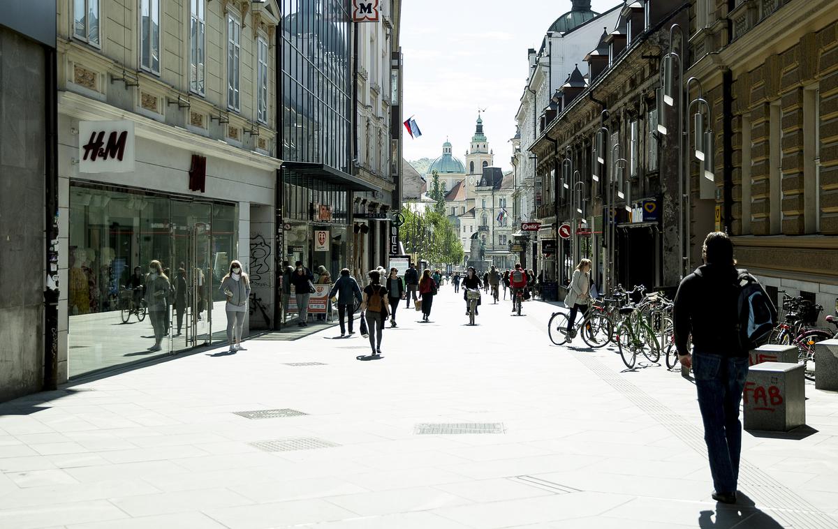 Ljubljana po sprostitvi ukrepov | V Kopru so okužbo z novim koronavirusom potrdili pri treh dijakih. | Foto Ana Kovač