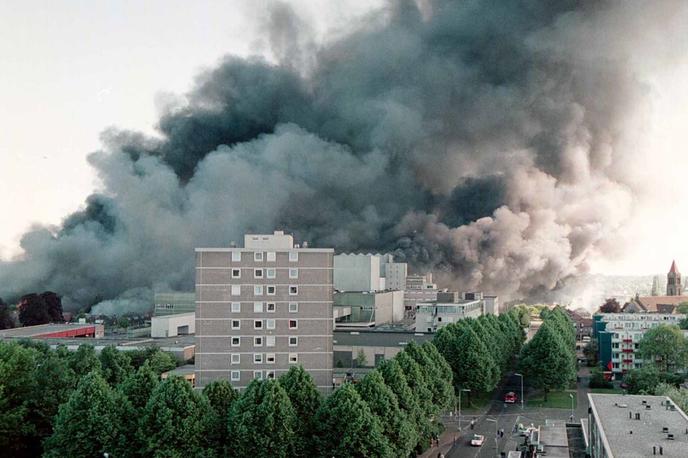 Enschede | Nizozemsko mesto Enschede je bilo 13. maja 2000 videti, kot da so ga bombardirali. | Foto Reuters