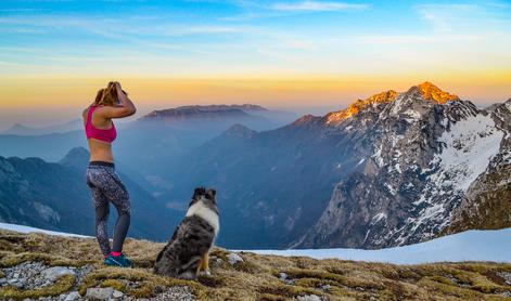 Medicinska sestra, ki s psičko Lady ustvarja fotografske spomine #foto