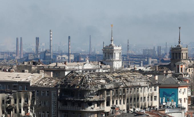 Putin je sodržavljanom svetoval, naj na Krim potujejo mimo "osvobojenih" mest Mariupol (na fotografiji), Berdjansk in Melitopol.  | Foto: Reuters