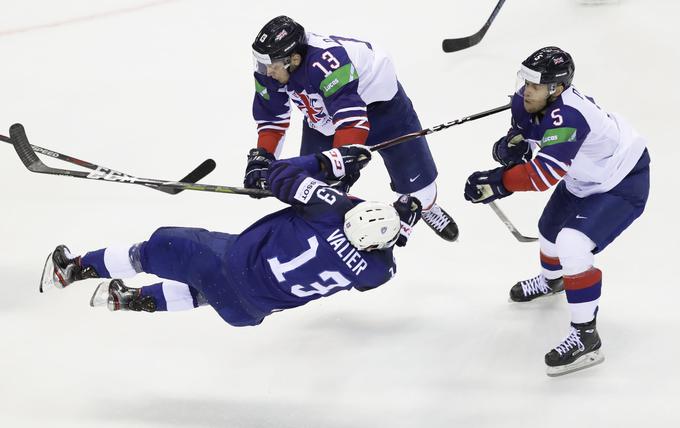 Hokejisti Velike Britanije so letos prvič po 25 letih zaigrali med elito in se z zmago po preobratu na odločilni tekmi (s 4:3 so premagali Francijo) v njej tudi zadržali. | Foto: Reuters