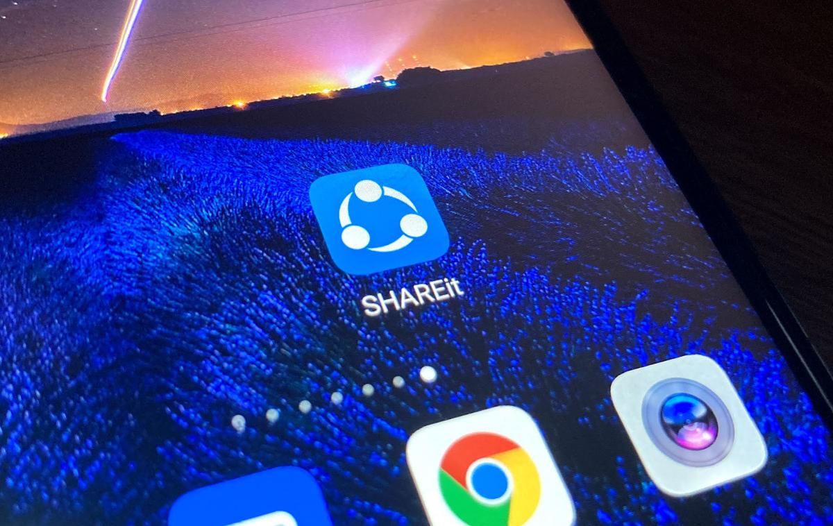 ShareIt | ShareIt je bila najprej aplikacija za deljenje datotek kitajskega proizvajalca elektronskih naprav Lenovo, a je ta nadaljnji razvoj aplikacije pozneje zaupal samostojnemu podjetju.  | Foto Matic Tomšič