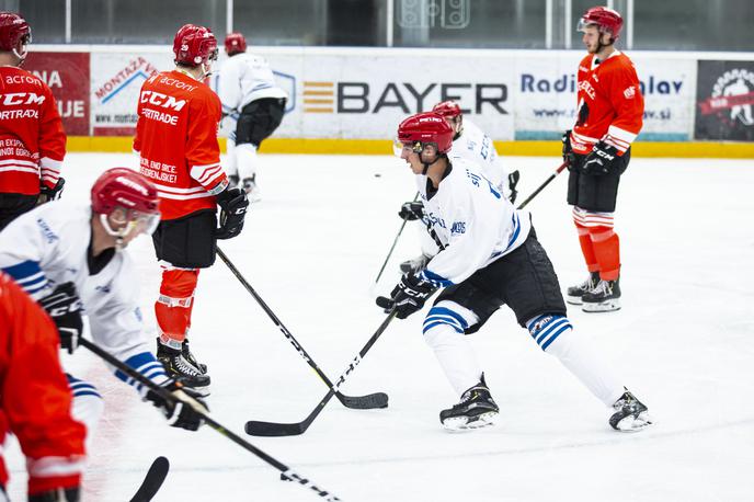 HDD Sij Acroni Jesenice | Prvi hokejisti Jesenic so se po prisilnem premoru v sredo vrnili na led. | Foto Peter Podobnik/Sportida