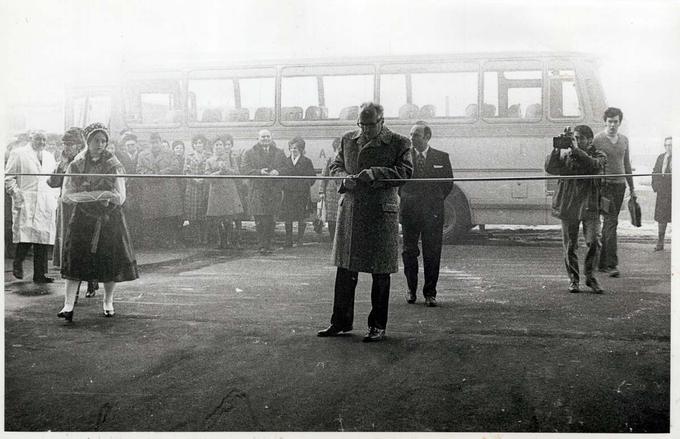 Direktor Medexa Miran Goslar ob otvoritvi tovarne na Linhartovi cesti v Ljubljani leta 1972. | Foto: Medex