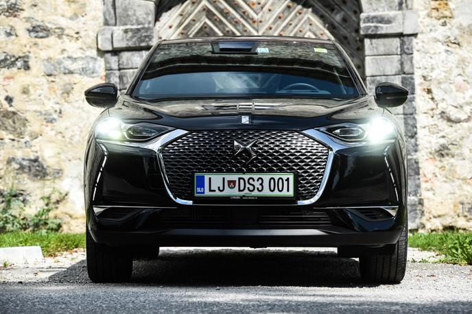 DS 3 crossback | DS 3 crossback ima vgrajene tudi matrične žaromete, redkost za ta segment avtov. | Foto Gašper Pirman