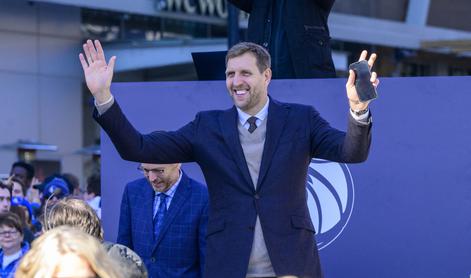 Wade, Nowitzki in Popovich med finalisti za uvrstitev v košarkarski hram slavnih