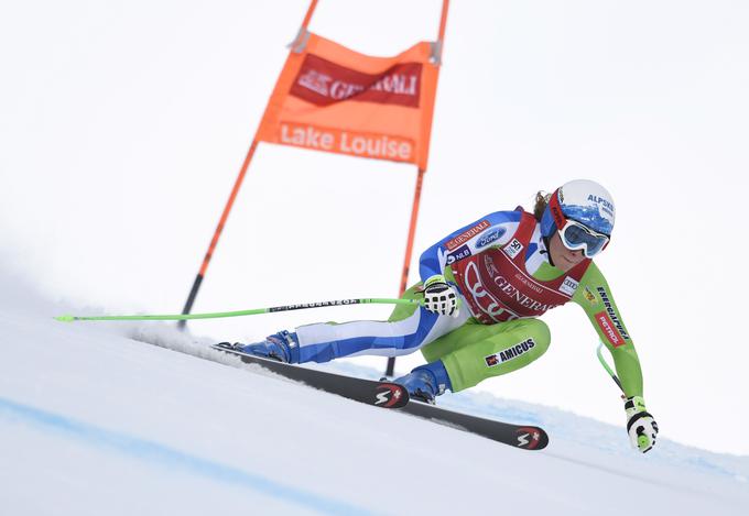 Sanjski začetek nove sezone za smučarko, ki - vsaj na papirju - ostaja članica reprezentance, a trenira in na tekmovanja potuje v okviru odcepljene ekipe. | Foto: Reuters