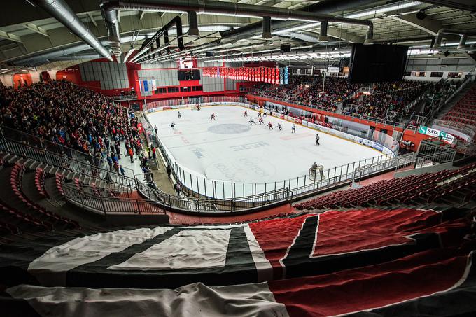 10. septembra se bosta v Podmežakli udarili članska in mladinska ekipa Jesenic. | Foto: Peter Podobnik/Sportida