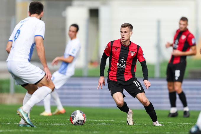 Domagoj Babin je v zadnji minuti izenačil po strelu z bele točke. | Foto: Aleš Fevžer