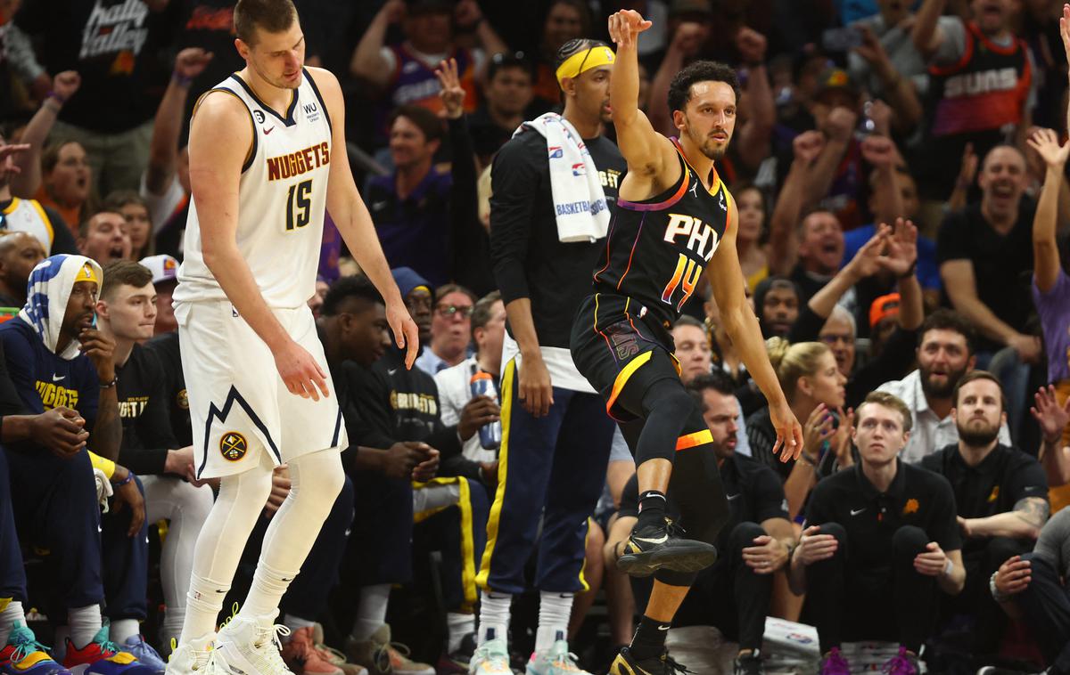 Nikola Jokić |  Landry Shamet je dosegel kar 19 točk (trojke 5/8) in se veselil druge zmage, Nikola Jokić pa je ostal kljub 53 točkam brez zmage.  | Foto Reuters