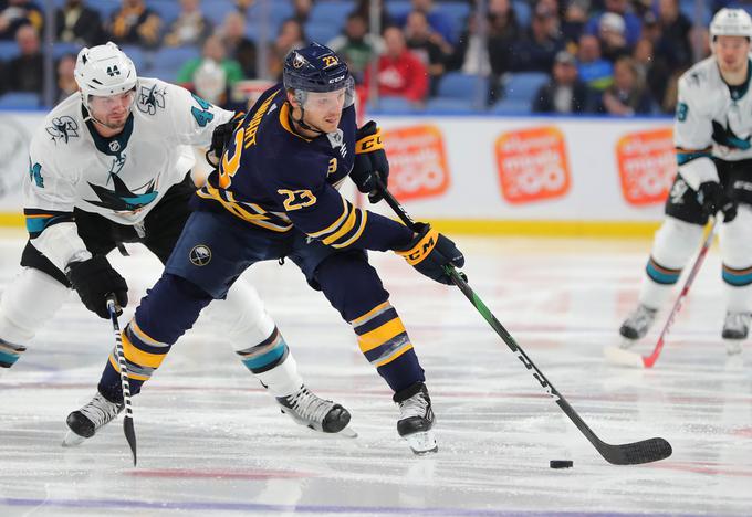 Sam Reinhart je k zmagi Tampe proti Bostonu (3:2) prispeval dva zadetka.  | Foto: Reuters