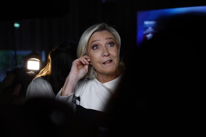 Marine Le Pen, francoska političarka | Sojenje naj bi trajalo dva meseca, zagrožene kazni v primeru obsodbe pa so visoke. Marine le Pen bi lahko doletelo plačilo milijona evrov kazni in deset let zapora, kar sicer po pisanju portala Politico velja za malo verjetno. Obenem pa je zagrožena tudi največ desetletna prepoved opravljanja javne funkcije, kar za Le Pen prinaša veliko tveganje. | Foto Guliverimage