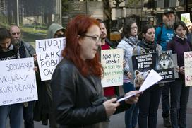 Protest prosti ubijanju živali.