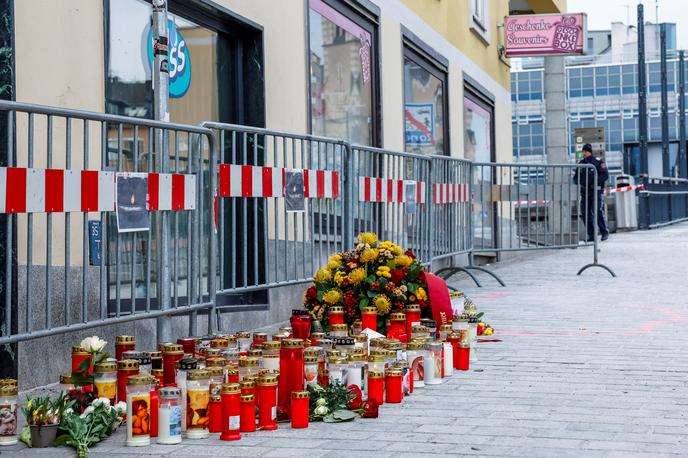 napad v Beljaku | Od petih ranjenih v napadu so trije s hujšimi poškodbami še vedno na intenzivni negi, njihovo stanje pa je stabilno, ob sklicevanju na podatke bolnišnice poroča APA. | Foto Reuters