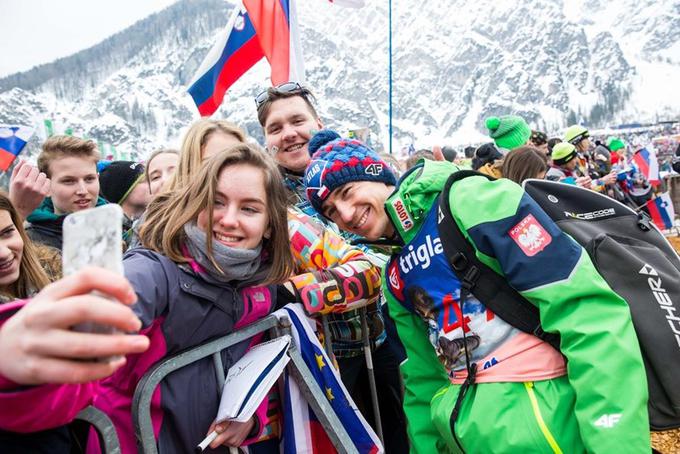 Poljak Kamil Stoch je s 127.400 neobdavčenimi evri največji zaslužkar med smučarji skakalci v tej sezoni. | Foto: Vid Ponikvar