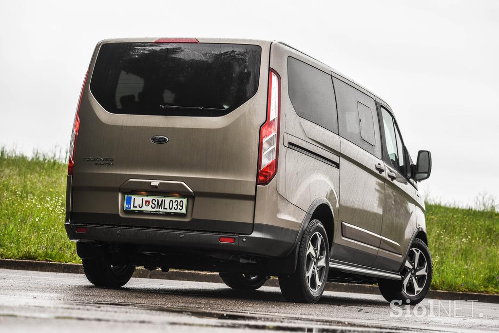 Ford tourneo custom active