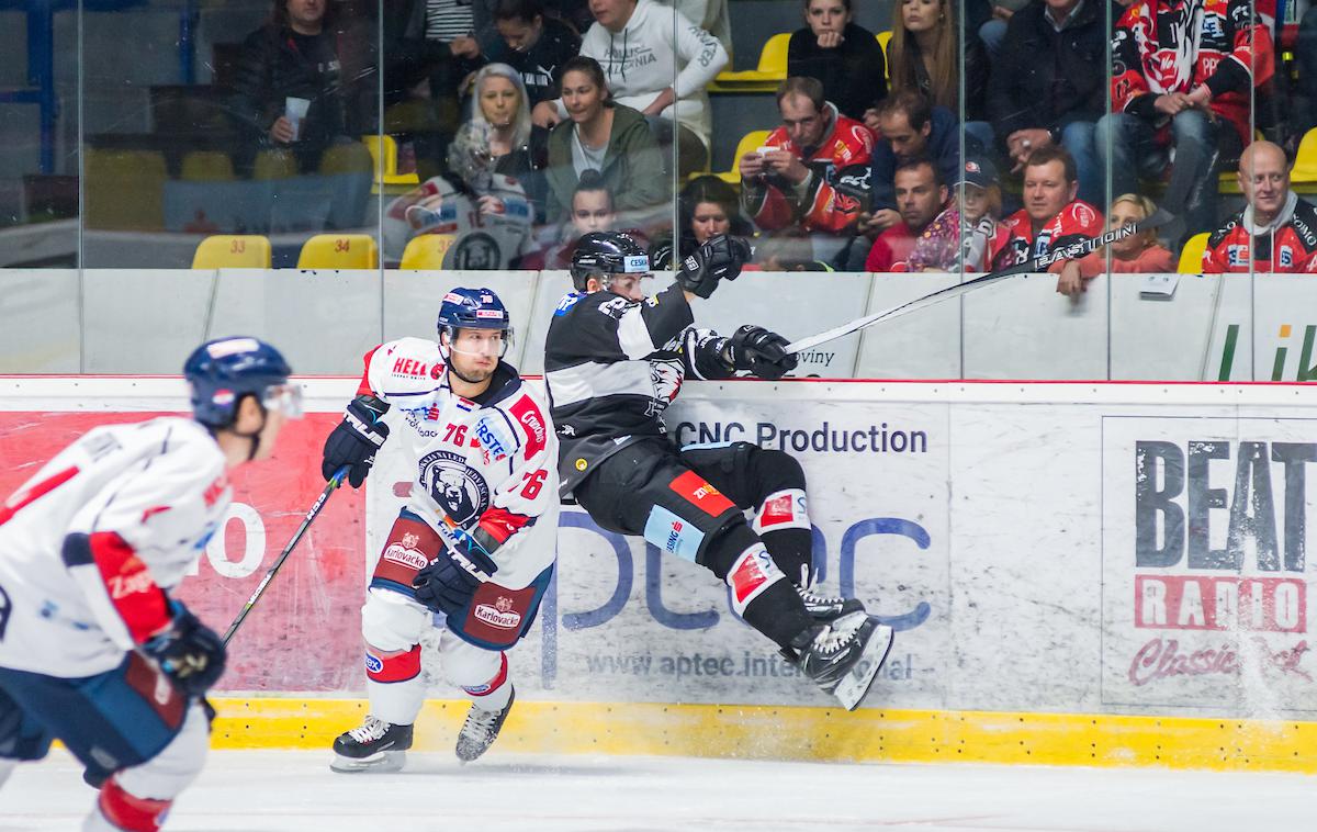 Mitja Robar Medveščak | Medveščak je v petek v dodobra prevetreni postavi, v kateri so bili vsi trije Slovenci, z 1:7 izgubil proti Znojmu. | Foto Sportida