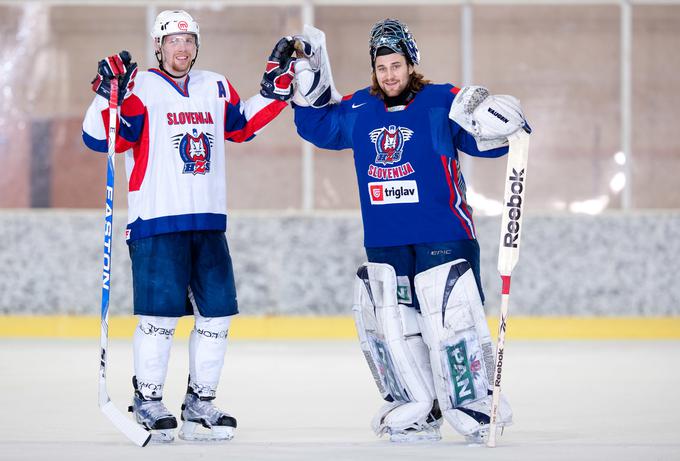 Olimpija naj bi se še dogovarjala z branilcem Andrejem Tavžljem in vratarjem Robertom Kristanom. Oba naj bi se odločila v tedni dni. | Foto: Vid Ponikvar