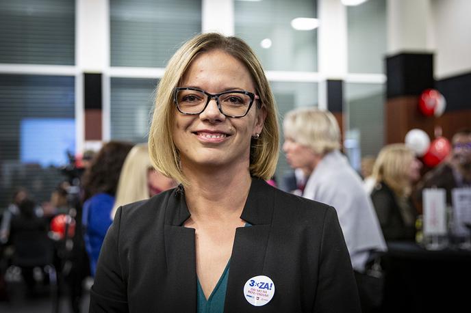 Referendum | "Vlada zdravnikom ničesar ne jemlje, njihovih plač ne niža, pač pa – nasprotno – ponuja zvišanja za od osem do 20 odstotkov oziroma v nekaterih redkih primerih tudi za več," se je na napovedano stavko Fides odzvala ministrica za javno upravo Sanja Ajanović Hovnik.  | Foto Ana Kovač