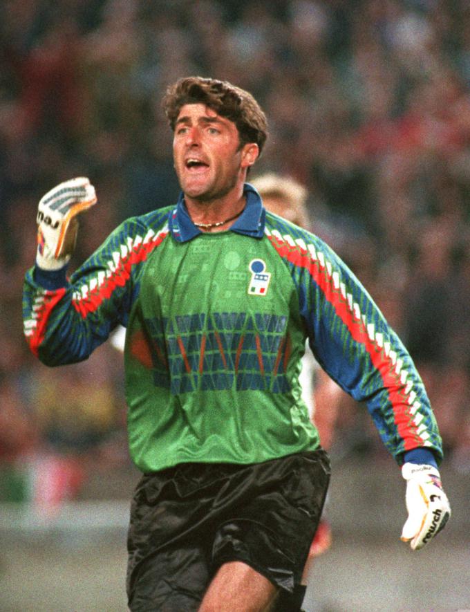 Gianluca Pagliuca je bil pred davnimi leti nepogrešljivi vratar italijanske reprezentance. | Foto: Reuters