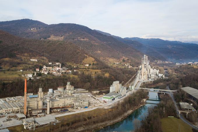 Na problematiko sežiga odpadkov v Salonitu Anhovo so opozorili zdravniki in zobozdravniki Goriške. | Foto: STA ,