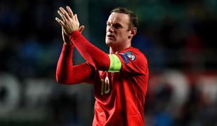 Wayne Rooney se počasi, a vztrajno spreminja v legendo (foto + video)