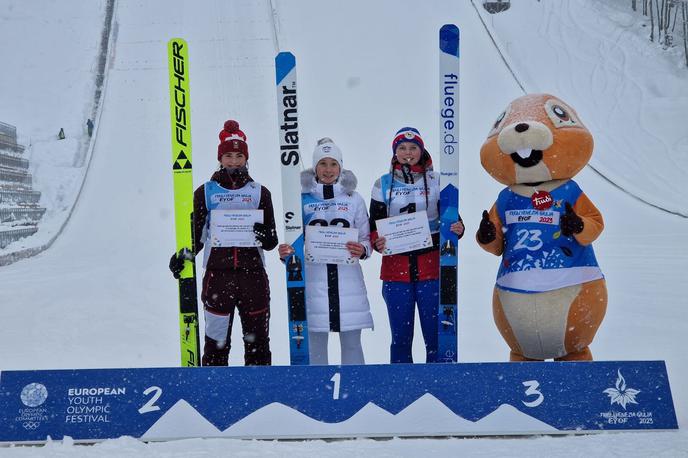 Nika Prevc OFEM | Nika Prevc je zmagovalka posamične tekme olimpijskega festivala evropske mladine v Planici. | Foto SloSki