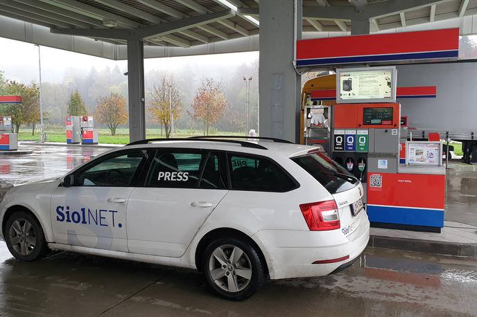 bencin dizel petrol siol avto gorivo | Petrol je zaprl nekatere trgovine HopIN v Ljubljani, Mariboru, Kranju in Celju, zaprli so tudi vse lokale in zaustavili pripravo sveže hrane. | Foto Metka Prezelj