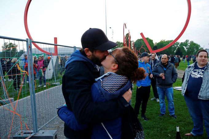 Zaljubljenci so spet združeni. | Foto: Reuters