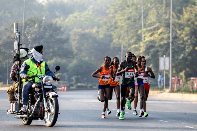 polmaraton New Delhi | Na polmaratonu v New Delhiju je skoraj padel rekord. Etiopijka Yalenzerf Yehualaw je postavila drugi čas v zgodovini (1:04;46). | Foto Reuters