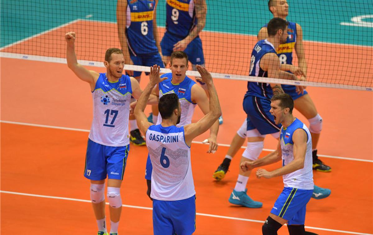 Slovenija Italija | Slovenski odbojkarji so tekmo odlično začeli, nato pa jih je zmanjkalo. | Foto FIVB