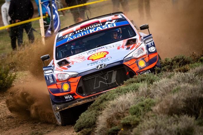 Reli WRC Sardinija Hrvaška | Prizori z včeraj končanega relija za svetovno prvenstvo v Sardiniji. V senci boja za naslov svetovnega prvaka Evans-Ogier-Neuville-Tanak je slavil Dani Sordo (Hyundai). | Foto Red Bull