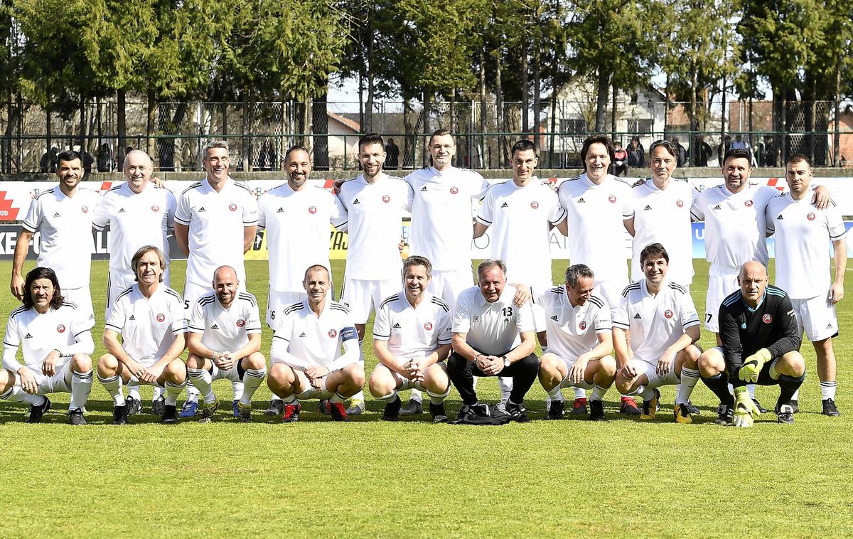 Slovenija Hrvaška Petrinja Nogomet | Slovenske nogometne legende so v Petrinji nastopile s številnimi znanimi imeni. | Foto HNS/Drago Sopta