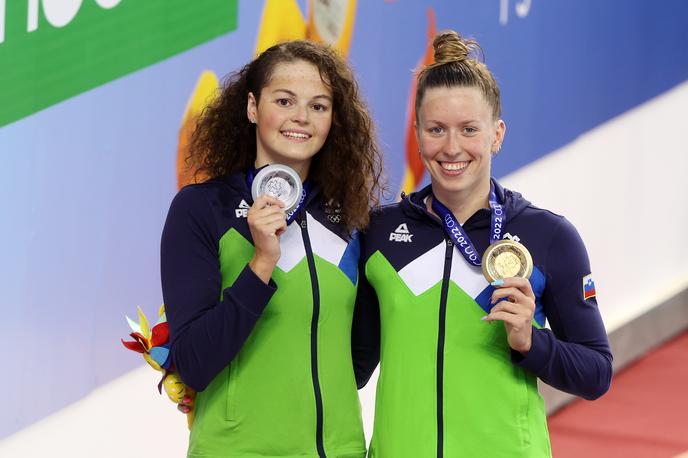 Katja Fain Janja Šegel | Katja Fain in Janja Šegel sta osrečili slovenski tabor. | Foto Aleš Fevžer