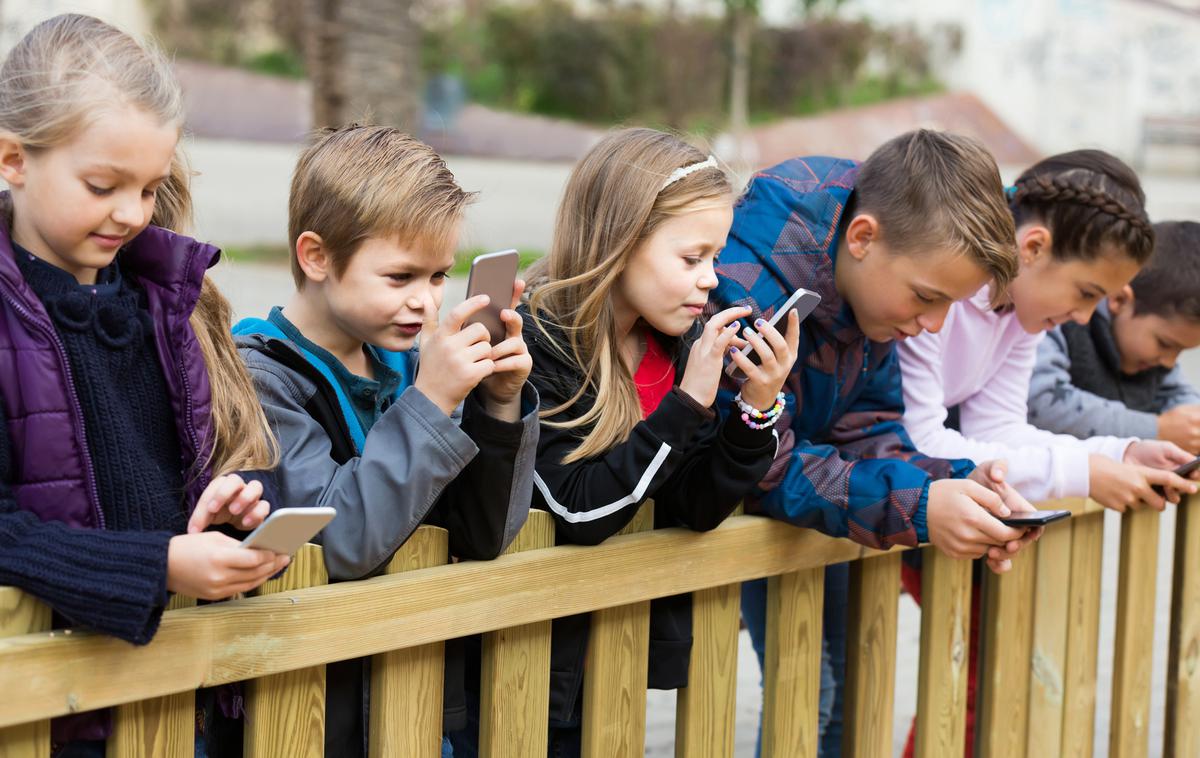 Telemach VEČ IMAM | Večina otrok danes vsakodnevno uporablja mobilne telefone.