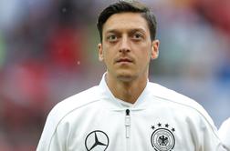 Mesut Özil končal kariero