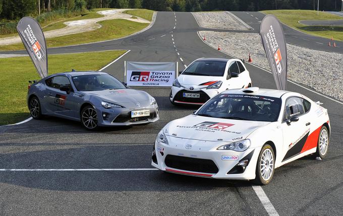 Dve športni toyoti - GT 86 in yaris GRNM ob dirkalni toyoti GT 86 R3. | Foto: Gregor Pavšič